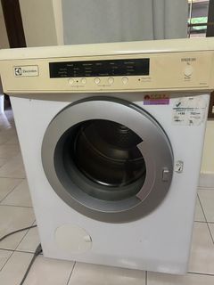 (Category: ) located in . Submitted by nadiadaim2 (Listing ID 1385646605, Image 1). Description: .