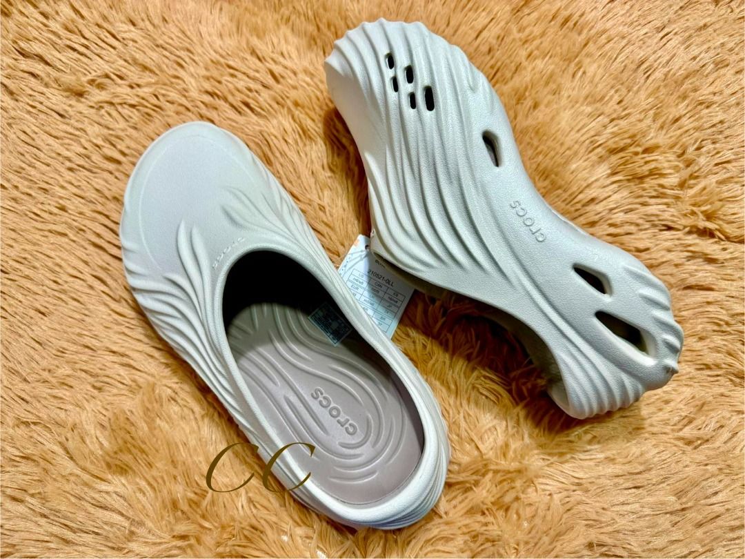 Echo Wave Clog (Category: Slippers and slides) located in Manila. Submitted by munchkinsweet (Listing ID 1385621896, Image 3). Description: .