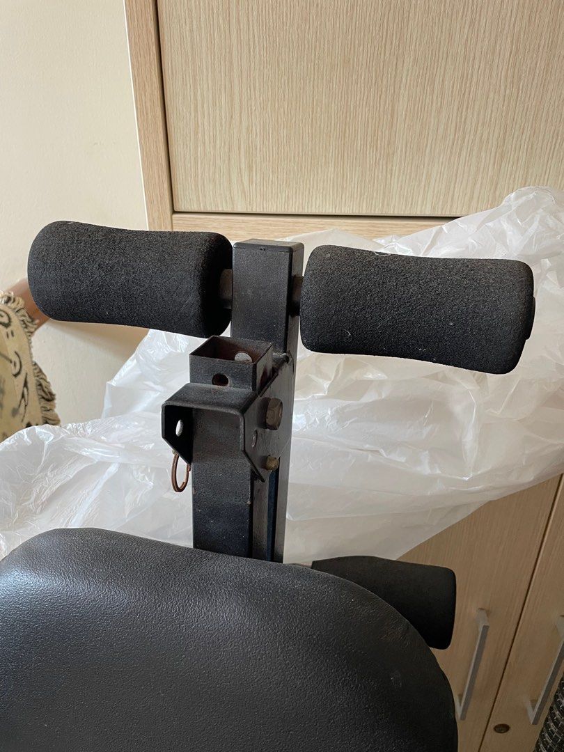 Exercise Bench (Category: Cardio & Fitness Machines) located in Singapore. Submitted by shs19 (Listing ID 1385673513, Image 1). Description: Slightly used .