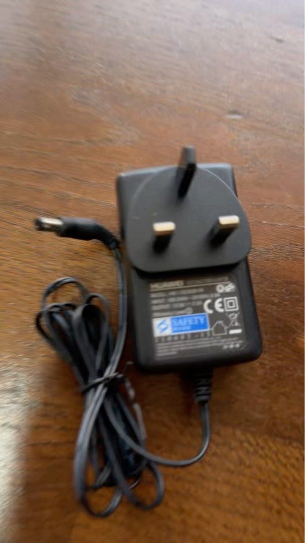 Fiber Optic Cable (Category: Cables & Adaptors) located in Singapore. Submitted by quasar8888 (Listing ID 1385642662, Image 2). Description: Lightly used Huawei HG8240H5 GPON Terminal.