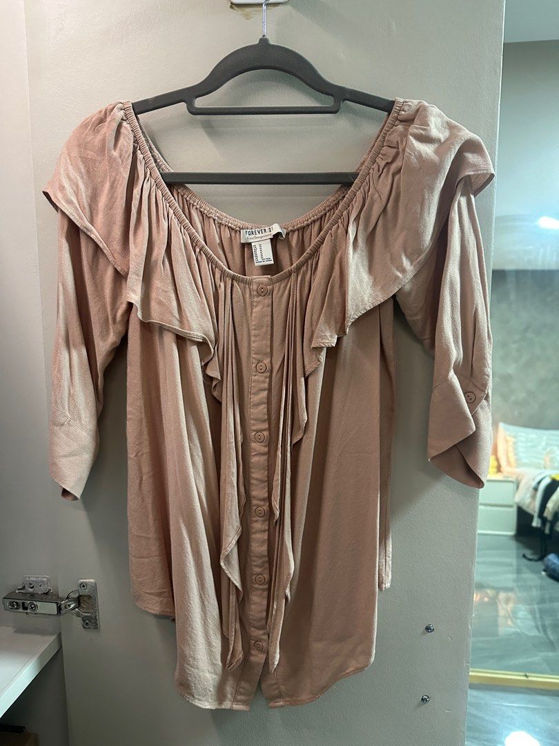 Forever 21 - Off-shoulder Top (Category: Others Tops) located in Marikina City. Submitted by declutteringfatty (Listing ID 1385731754, Image 1). Description: Brand: Forever 21 Color: Mauve Size: M *Used but not abused *Can be worn as a normal top or off-shoulders.