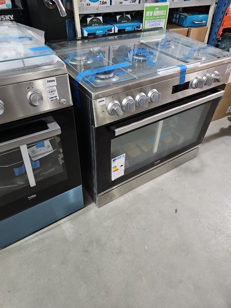 Gas range with oven (Category: Cookers) located in Manila. Submitted by chawchul (Listing ID 1385742597, Image 3). Description: pm.me for price and sure buyer....thankyou.