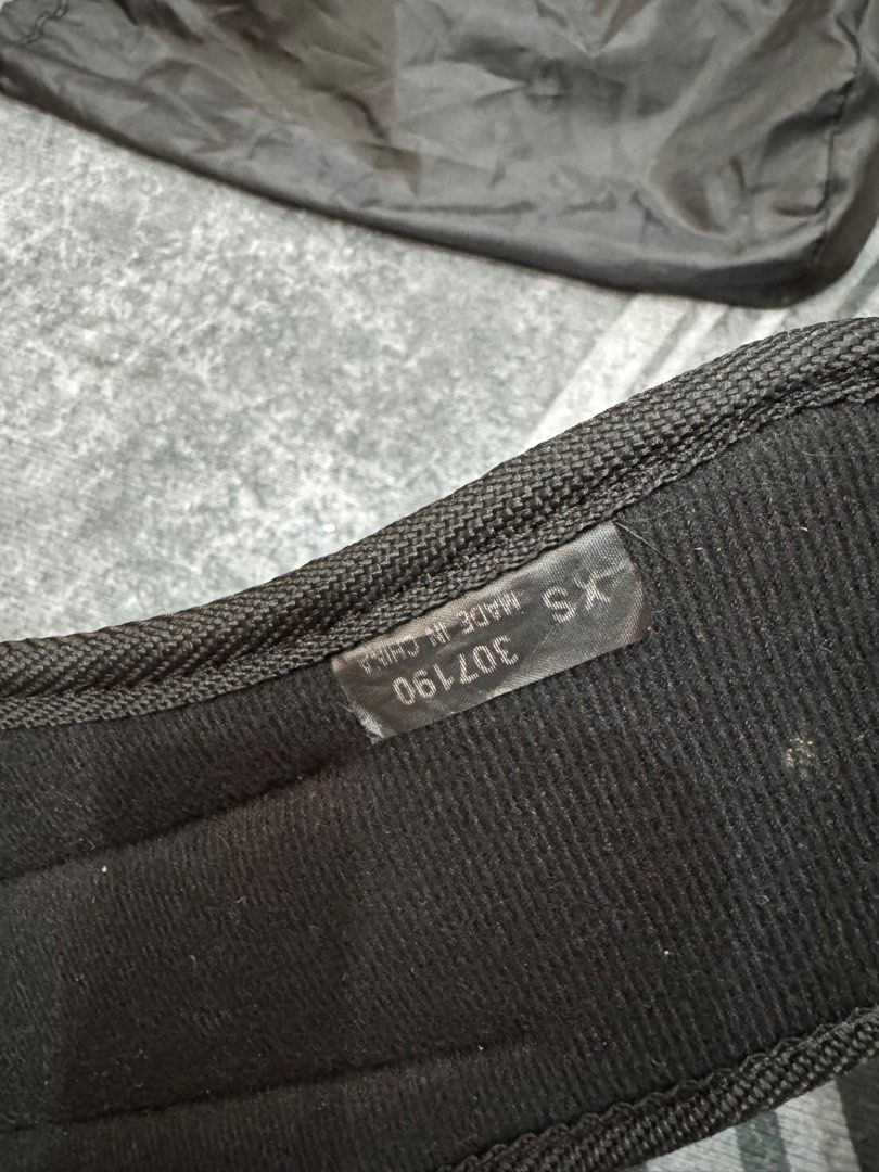 Harbinger weight lifting/gym belt (Category: Sports & Fitness Nutrition) located in Quezon City. Submitted by celestial_garage_sale (Listing ID 1385650603, Image 3). Description: Good as new. Bought it around 3k at the mall. Small size .