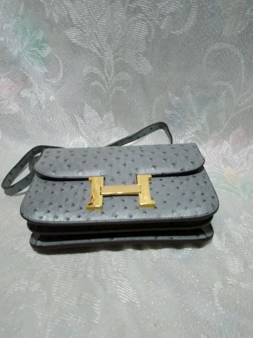 Hermes Constance (Category: Luxury Bags & Wallets) located in Tuguegarao City. Submitted by starzeke (Listing ID 1385679965, Image 3). Description: Pakibasa po‼️ ❤️Dear Buyers💚 Hindi ako makareply sa inyo, nakalimit kasi message sa carousel, nababasa ko lang cia. hanapin nio na lang po sa fb parehong pangalan po nakalagay sa profile pics. Pm nio ako dun and your Tawad☺️ -Starzeke Thriftshop and Japan Anikz.