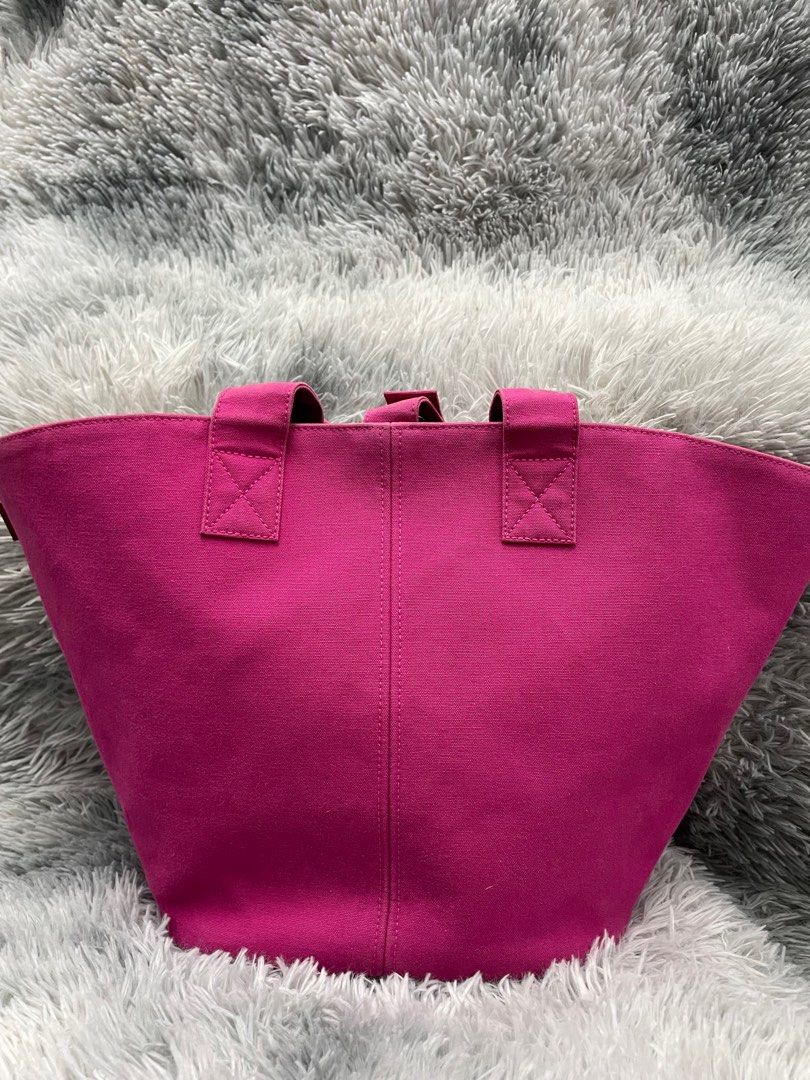 Hermes De Plage pm pink tote bag (Category: Luxury Bags & Wallets) located in Manila. Submitted by luxemax_09 (Listing ID 1385656013, Image 1). Description: .