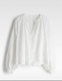 (Category: ) located in . Submitted by clearingourcloset (Listing ID 1385710652, Image 1). Description: .