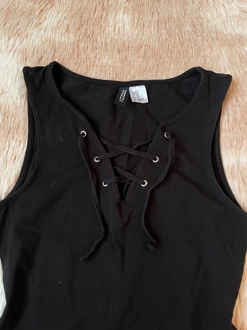 H&M sleeveless top (Category: Sleeveless) located in Manila. Submitted by dbbjll (Listing ID 1385791441, Image 2). Description: Item will be shipped from Tabuk city. Shipping nationwide via J&T.