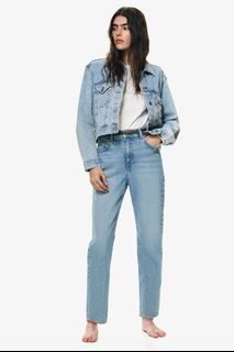 (Category: ) located in . Submitted by fawardrobe97 (Listing ID 1385687329, Image 1). Description: .