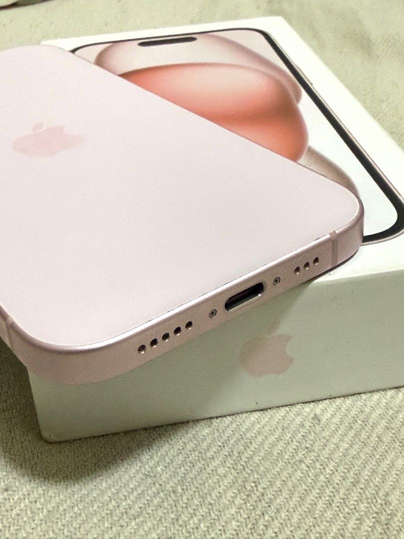 iPhone 15 128gb (Category: iPhone 15 Series) located in Pasig City. Submitted by emman2121 (Listing ID 1385646485, Image 3). Description: iphone 15 128gb Pink No any issues and not refurbished No scratches 100% smooth With box.
