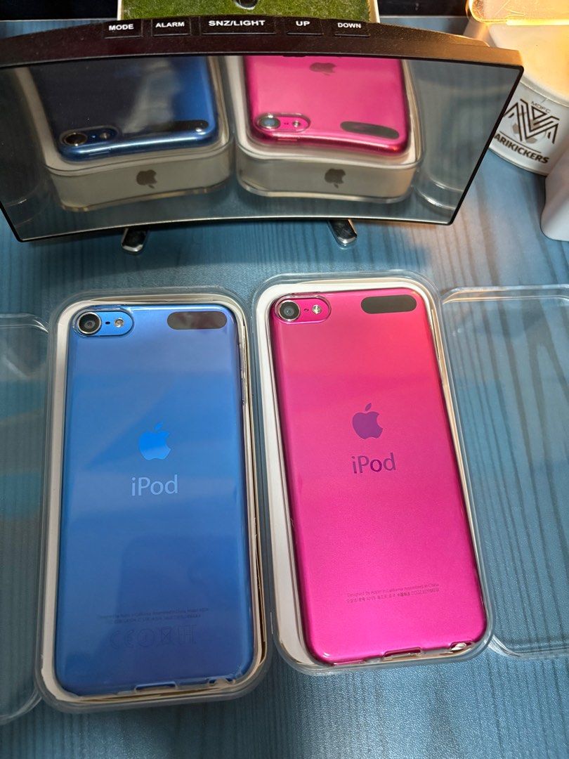 iPod Touch 5th generation Original Good as new with box (Category: Portable Music Players) located in Quezon City. Submitted by shawi_08 (Listing ID 1385674108, Image 2). Description: iPod touch 5th gen Complete with box Good as new unit✅💎💎💎 With 1200+ songs installed with Paid apps games with movies/music video Readable via Itunes 5MP Malinaw na camera Good as Digicam Bluetooth working Good battery life 4-8hrs 3-5 days standby time Clean iclo