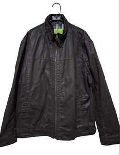 (Kategori: ) berada di . Dikirim oleh secondhand_luxe (ID iklan 1385741748, Gambar 1). Deskripsi: .