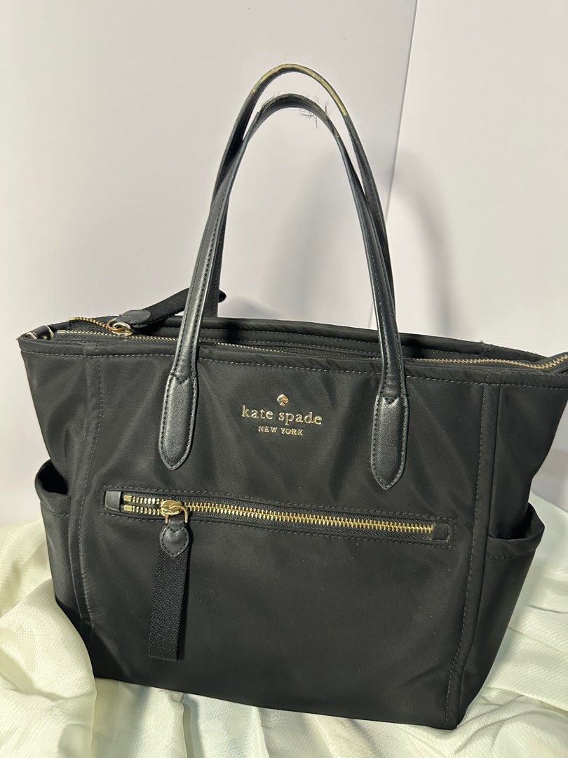 Kate Spade Chelsea Medium Nylon Tote (Category: Luxury Bags & Wallets) located in Lipa City. Submitted by shinvrrfinds.3030 (Listing ID 1385765933, Image 2). Description: Issue: handle rubber lining.