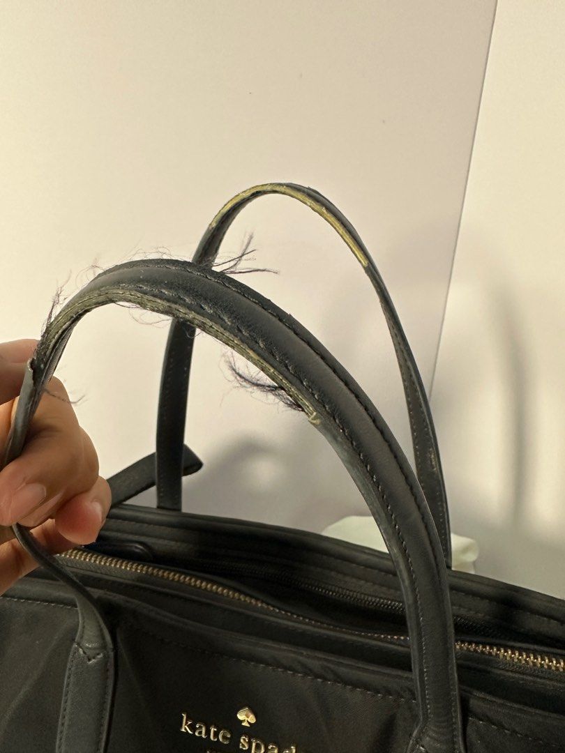 Kate Spade Chelsea Medium Nylon Tote (Category: Luxury Bags & Wallets) located in Lipa City. Submitted by shinvrrfinds.3030 (Listing ID 1385765933, Image 3). Description: Issue: handle rubber lining.