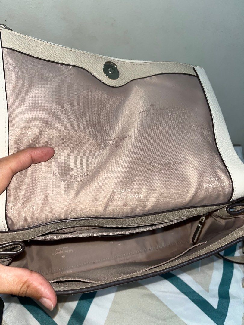 KATE SPADE LEILA MEDIUM FLAP (Category: Luxury Bags & Wallets) located in Quezon City. Submitted by dropshopselections (Listing ID 1385730075, Image 3). Description: original unused light sand multi approx 10.5 x 8.5 x 3.5 in.