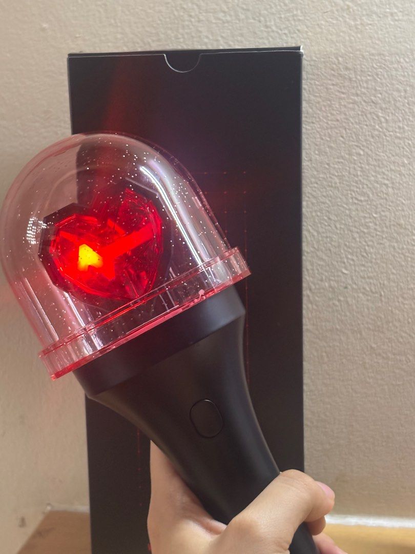 KIOF OFFICIAL LIGHT STICK (Category: Lighting) located in Manila. Submitted by phantasy19 (Listing ID 1385615783, Image 1). Description: -Used once -With battery -No issue -RFS: need funds.