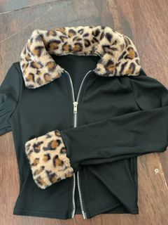 (Category: ) located in . Submitted by fkittyswardrobe (Listing ID 1385636156, Image 1). Description: .