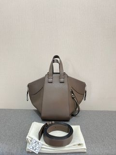 (Kategori: ) berada di . Dikirim oleh anzeraluxbags.id (ID iklan 1385648265, Gambar 1). Deskripsi: .