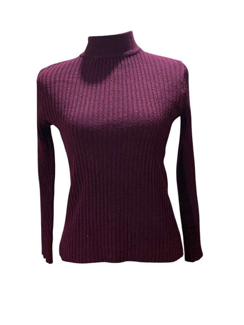 Long sleeve Turtleneck Ribbed Knit Sweater (Category: Longsleeves) located in Quezon City. Submitted by karma.444 (Listing ID 1385657811, Image 1). Description: .