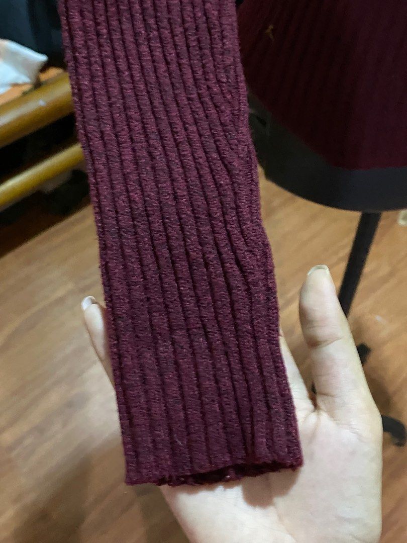 Long sleeve Turtleneck Ribbed Knit Sweater (Category: Longsleeves) located in Quezon City. Submitted by karma.444 (Listing ID 1385657811, Image 2). Description: .
