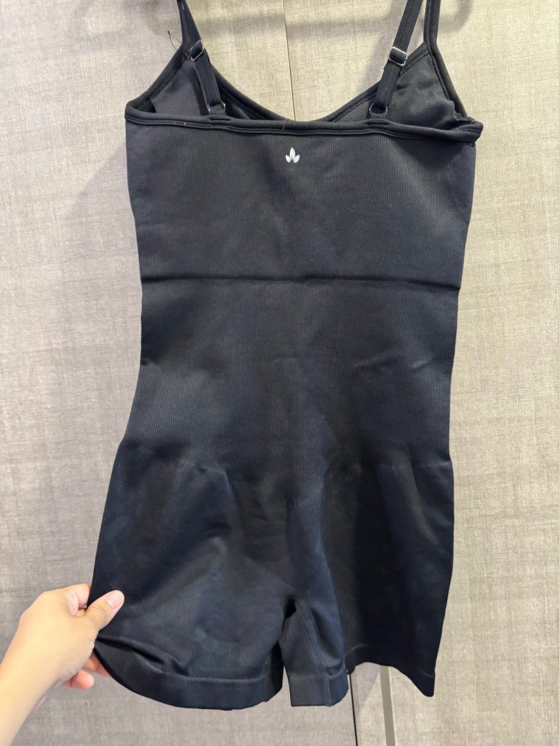 Lotus activewear ribbed bodycon (Category: Activewear) located in Taguig. Submitted by maybsv (Listing ID 1385711665, Image 3). Description: Never used too big sa akin. Natago lang sa cabinet. .