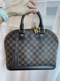 (Category: ) located in . Submitted by luxcollabmy (Listing ID 1385628675, Image 1). Description: .