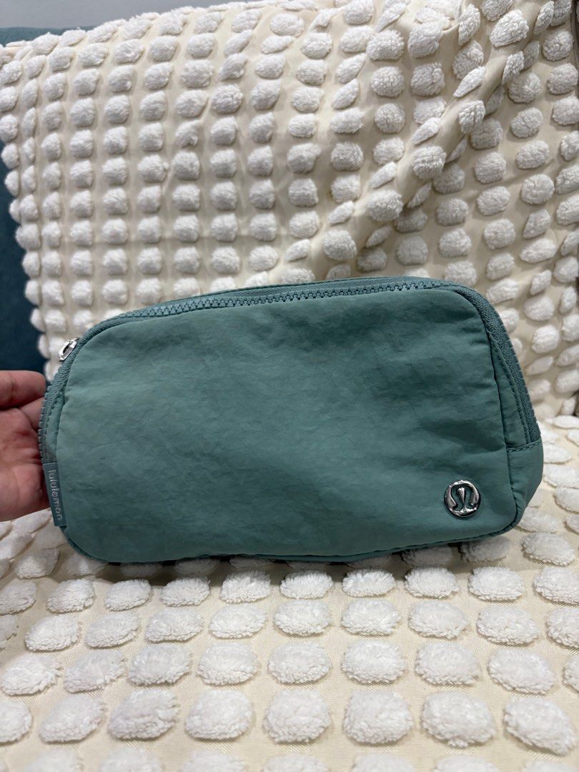 Lululemon waist and chest bag (Category: Luxury Bags & Wallets) located in Lucena. Submitted by lanatash (Listing ID 1385781643, Image 3). Description: Brandnew items Colors: Off white Hot pink Moss green Dark green .