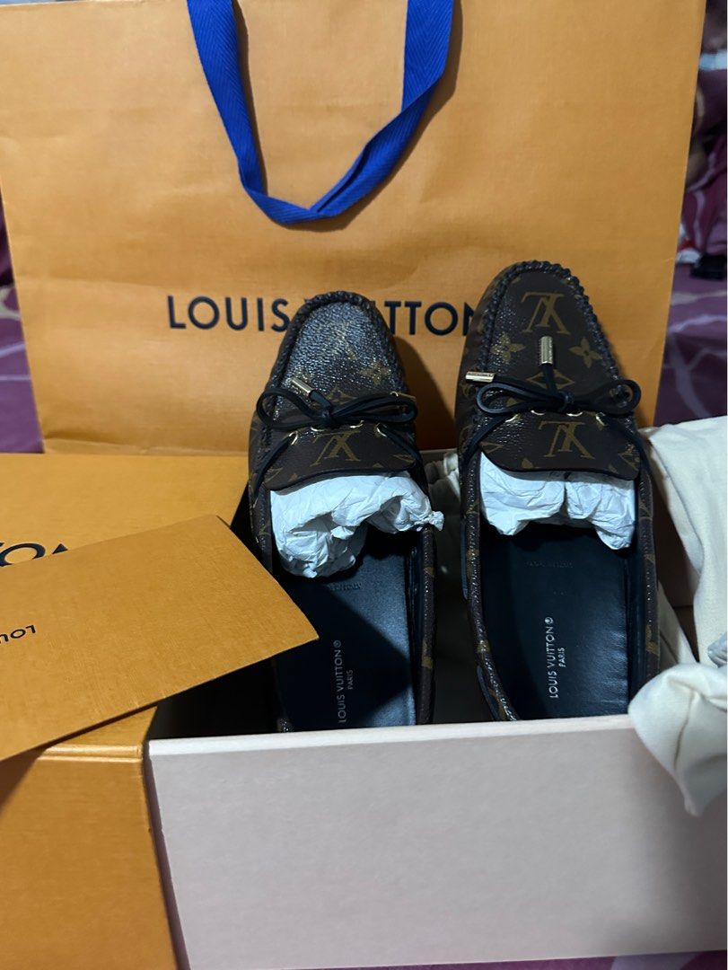 LV Gloria Flat Loafer (Category: Flats & Sandals) located in Quezon City. Submitted by jayzz1 (Listing ID 1385742409, Image 2). Description: - Impulse buy! - Purchased at Greenbelt Makati - With Receipt , Box and Dustbag - DM for more pics 📍Quezon City.