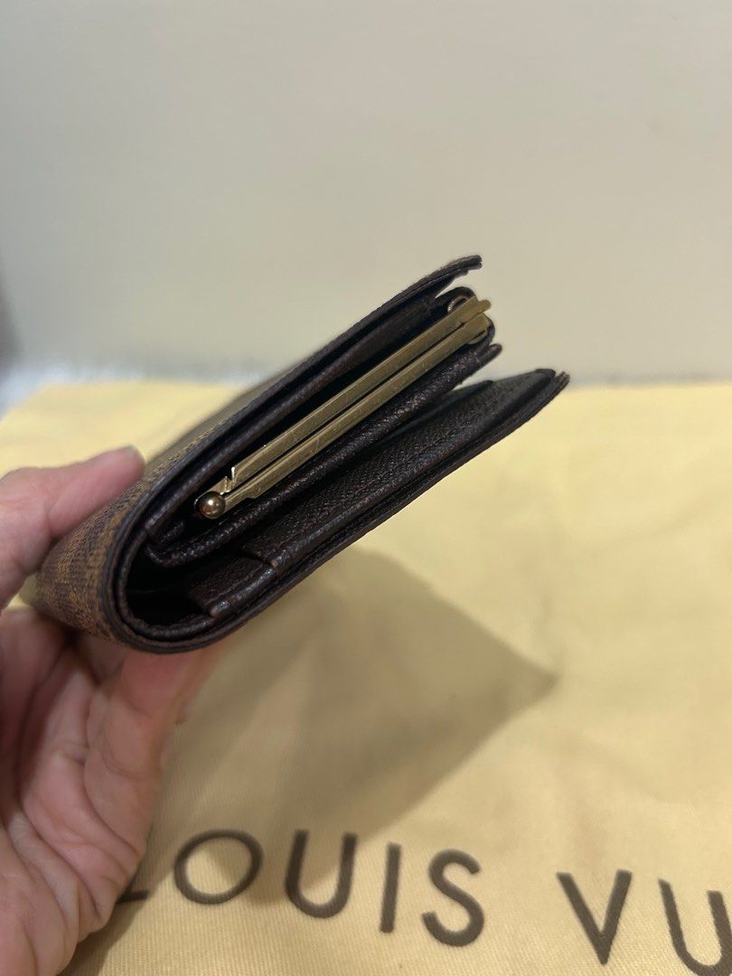 LV Kisslock DE Wallet (Category: Luxury Bags & Wallets) located in Pasig City. Submitted by angelsluxe.mnl (Listing ID 1385807355, Image 3). Description: ☑️ Comes with Authenticity Guarantee Card. ☑️We offer full refund of item if proven not authentic by professional authenticators (not by anybody’s opinion). ☑️Manage expectations when buying preloved items as there may be normal signs of use. All major flaws are declared. ☑️On hand and ready to 