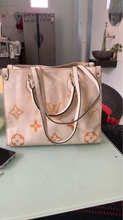 (Kategori: ) berada di . Dikirim oleh piphie (ID iklan 1385677094, Gambar 1). Deskripsi: .