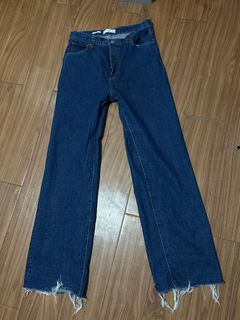 (Category: ) located in . Submitted by peeveepreloved (Listing ID 1385690625, Image 1). Description: .