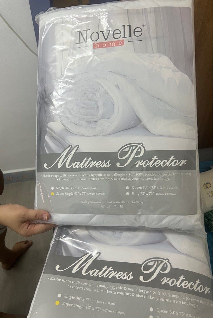 Mattress protector (Category: Bedding & Towels) located in Singapore. Submitted by tai.verydumb (Listing ID 1385646600, Image 2). Description: Selling Mattress protector 2x super single mattress protector 1 for $12 2 for $22.