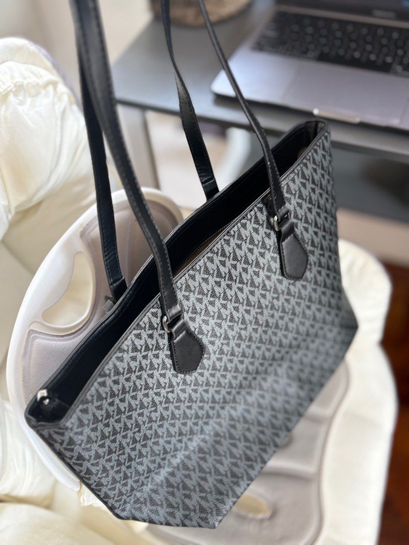 Mk Tote (Category: Luxury Bags & Wallets) located in Manila. Submitted by ms_ksy (Listing ID 1385679159, Image 2). Description: Dustbag and box included Lalamove ready Can ship nationwide.
