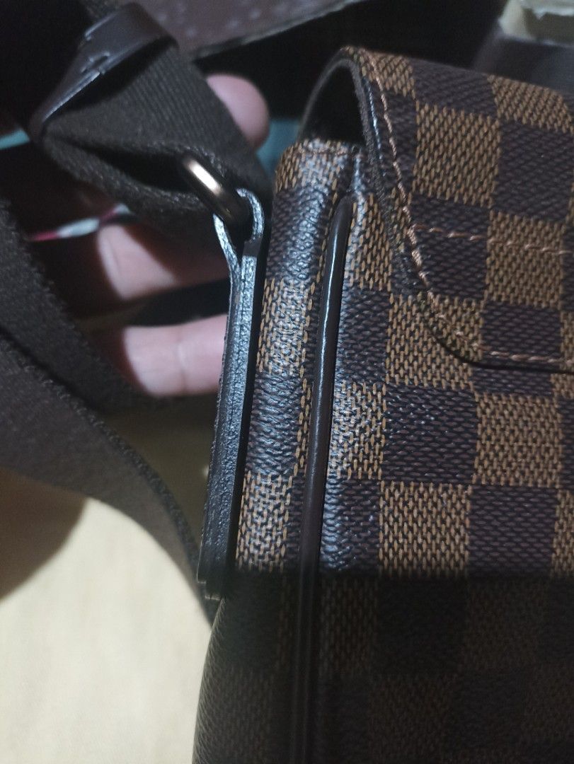 Orig lv bag, district pm daimler ebene (Category: Luxury Bags & Wallets) located in Caloocan City. Submitted by ane28 (Listing ID 1385655360, Image 3). Description: item is like new..below 10 times of use, no scratch or defect, dust bag included, can be authenticated by lv prof authenticator...the only prob is the damaged box as seen in the picture....ok to swap to your used auto, add nlng ako if needed....