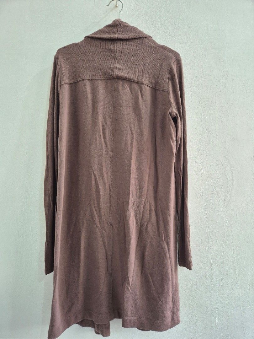 Preloved Long Brown Cardigan with Pockets (Freesize) (Category: Coats, Jackets and Outerwear) located in Mandaluyong City. Submitted by sdl_ftn (Listing ID 1385655279, Image 2). Description: Soft Long Brown Cardigan with Pockets ✨️Freesize ✨️Preloved. NO holes, has fluff (himulmul) ✨️Actual pics posted PLEASE READ: 📌Pickup/Meetup: VISTA VERDE GATE 3/GARDEN WALK CAINTA/SM SUPERMARKET CAINTA/ROBINSONS SUPERMARKET KARANGALAN ALONG FELIX AVE. 📌Ship