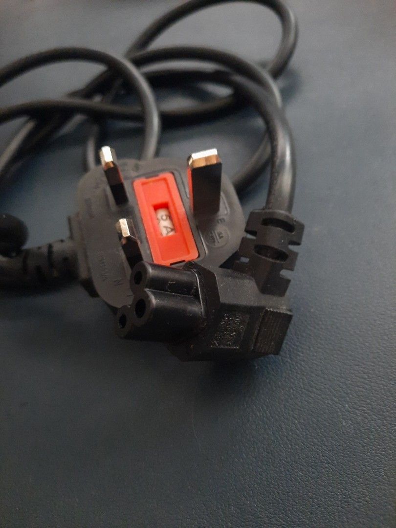 Printer cable (Category: Cables & Adaptors) located in Singapore. Submitted by 1AnsonW (Listing ID 1385639609, Image 2). Description: Good working printer cable for sale. Self collect or by post (Buyer need to pay for postage).