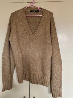 (Category: ) located in . Submitted by ellyyy.preloved (Listing ID 1385659270, Image 1). Description: .