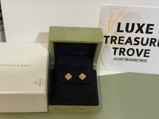 (Category: ) located in . Submitted by luxetreasuretrove (Listing ID 1385800348, Image 1). Description: .