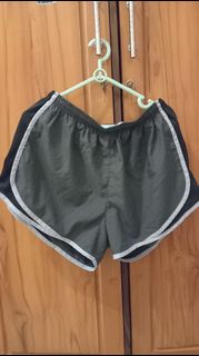 (Kategori: ) berada di . Dikirim oleh second_wardrobe (ID iklan 1385755444, Gambar 1). Deskripsi: .