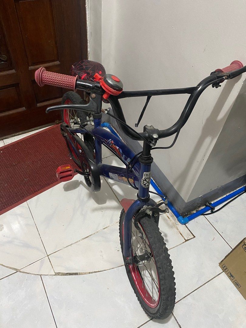 RUX Spider Man bicycle (Category: Bicycles) located in Manila. Submitted by eli024 (Listing ID 1385650083, Image 1). Description: Outgrown.