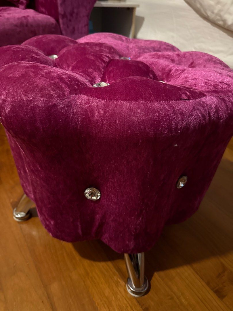 Sofa (Category: Sofas) located in Singapore. Submitted by jmelanie (Listing ID 1385797834, Image 3). Description: Burgundy couch with foot stool My daughter never sat on it… instead she used it to put her soft toys. Still good condition Length 110cm Height from floor to seat 39cm Total height about 88cm Breath 56cm Height of footstool 38cm Diameter 45cm.