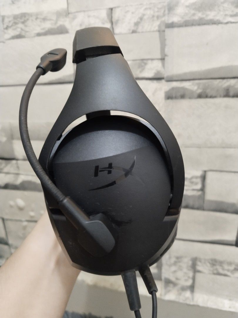 Super Sale! Affordable HyperX Cloud Stinger Core gaming headset tested okay 😍👌 issue need foam replacement (Category: Headphones & Headsets) located in Malolos. Submitted by afford.japan (Listing ID 1385643827, Image 3). Description: Super Sale! Affordable HyperX Cloud Stinger Core gaming headset tested okay 😍👌 issue need foam replacement.