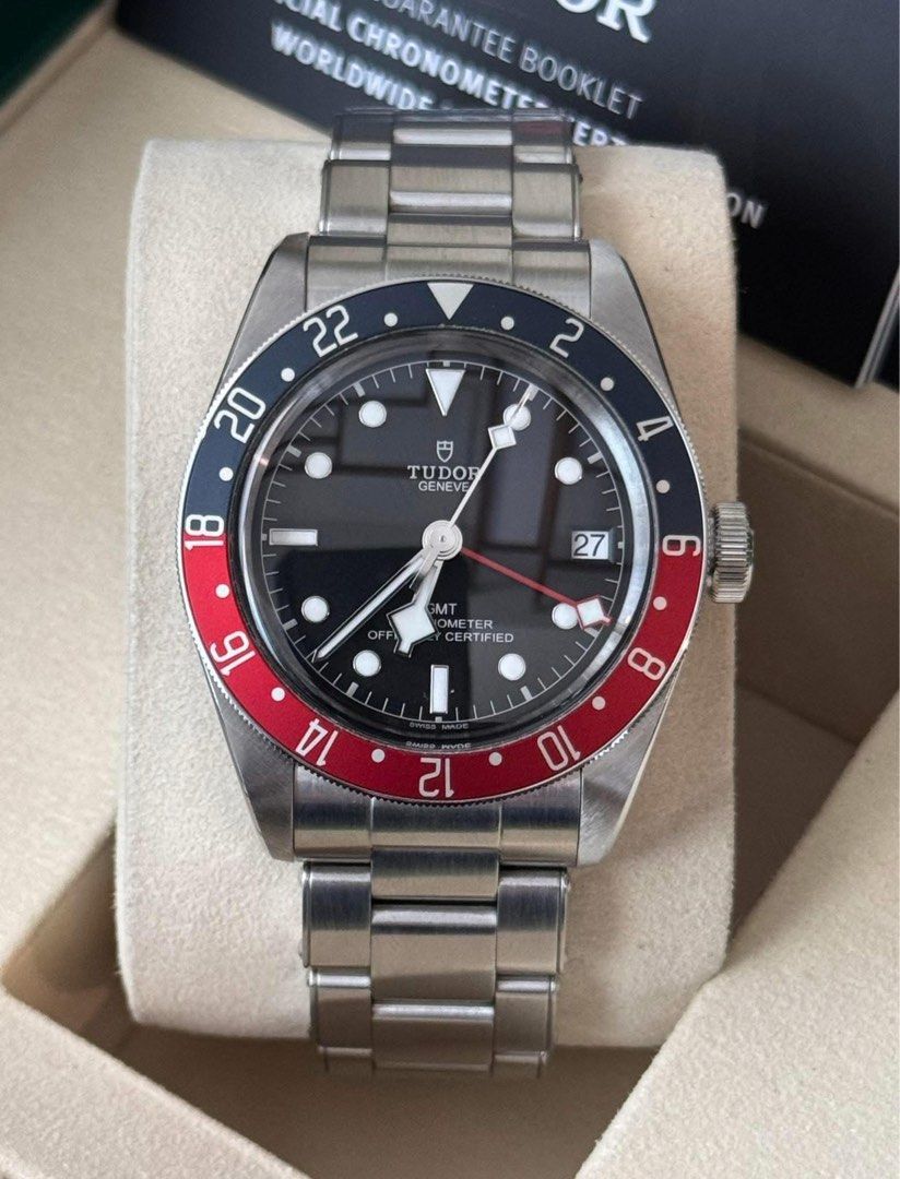 Tudor Black Bay GMT “Pepsi” (Category: Luxury Watches) located in Manila. Submitted by watchguyph (Listing ID 1385806985, Image 1). Description: For Sale 175k Tudor Black Bay GMT “Pepsi” 41mm 2022 Foreign AD Complete set Condition 9.8/10 Pm for inquiries.