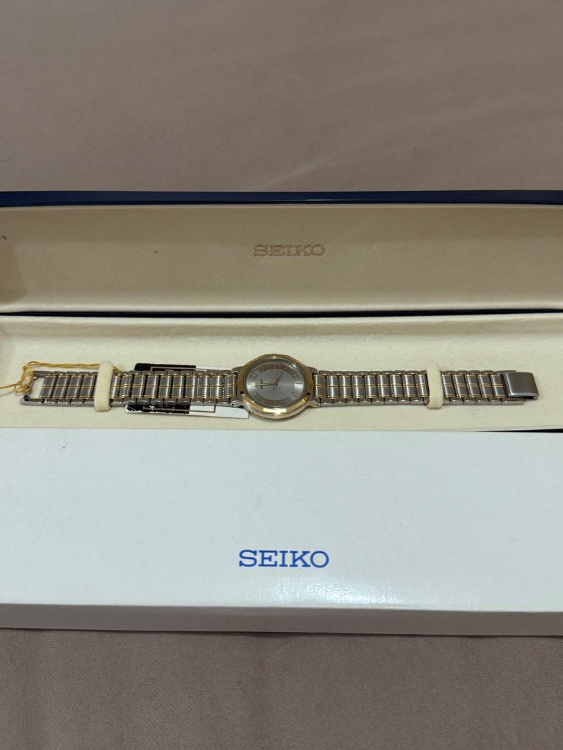 Unused Seiko Session w/ box and tag (Category: Men's Watches) located in Quezon City. Submitted by ramearc (Listing ID 1385706609, Image 1). Description: Vintage Unused Seiko Session V801-1120 Japan Movement 1979-1980 Fits up to 20cm wrist size Unisex.