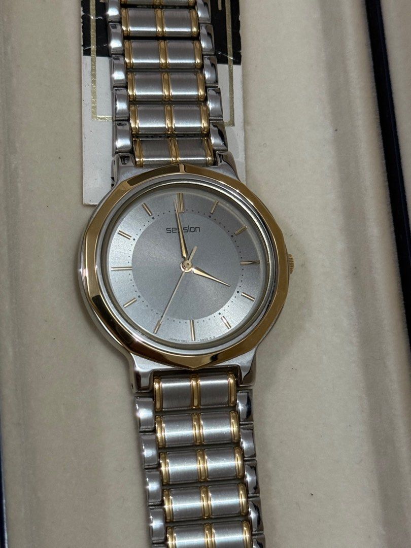 Unused Seiko Session w/ box and tag (Category: Men's Watches) located in Quezon City. Submitted by ramearc (Listing ID 1385706609, Image 2). Description: Vintage Unused Seiko Session V801-1120 Japan Movement 1979-1980 Fits up to 20cm wrist size Unisex.