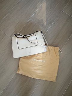 （分類：）位於 。 由 nana88tt 提交（商品編號 1385719622，圖片 1）。簡介： 。