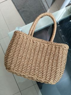 (Category: ) located in . Submitted by tan2016i (Listing ID 1385639117, Image 1). Description: .