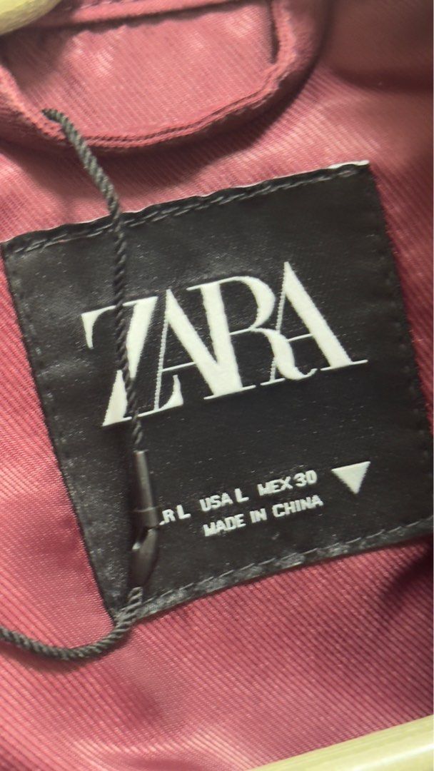 Zara Formal Jacket (Category: Coats, Jackets and Outerwear) located in Marikina City. Submitted by decltqueen (Listing ID 1385686010, Image 2). Description: Bought for 3000+ Used once only Unisex! Fits 2XL-4XL Works as a casual or formal jacket .
