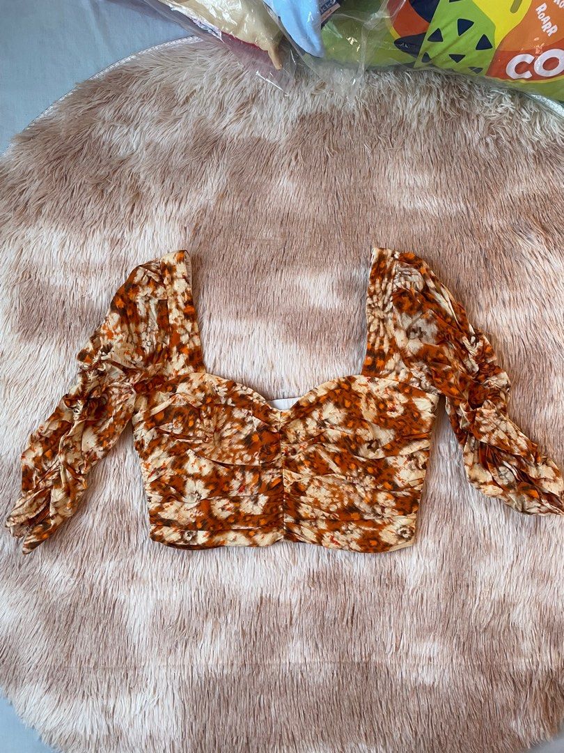 ZARA ruched top (Category: Blouses) located in Manila. Submitted by dbbjll (Listing ID 1385791709, Image 1). Description: Item will be shipped from Tabuk city. Shipping nationwide via J&T.