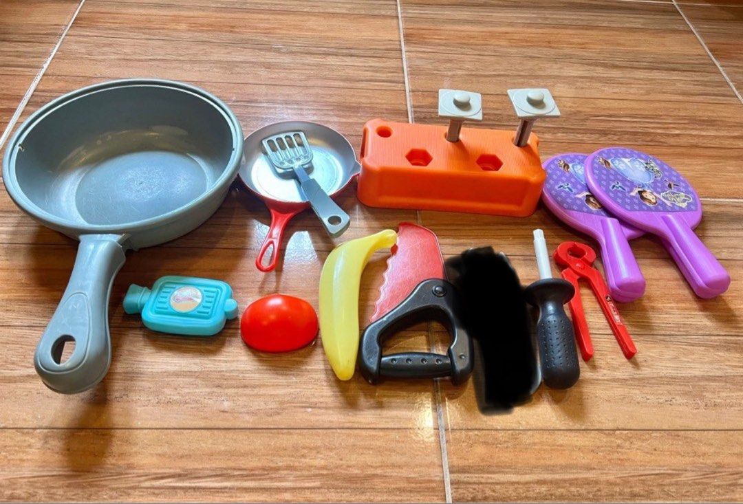 14 pcs Assorted mixed toys for kids (Category: Kids Toys) located in San Mateo. Submitted by pinksceneph (Listing ID 1367484119, Image 2). Description: Pre loved items 14 pcs Assorted Mixed toys for kids - some of carpentry set is from Ikea ( good quality) -cooking set was bought in toys r us -this a pre loved item. May show sign of usage but still in good condition. Please manage your expectations..