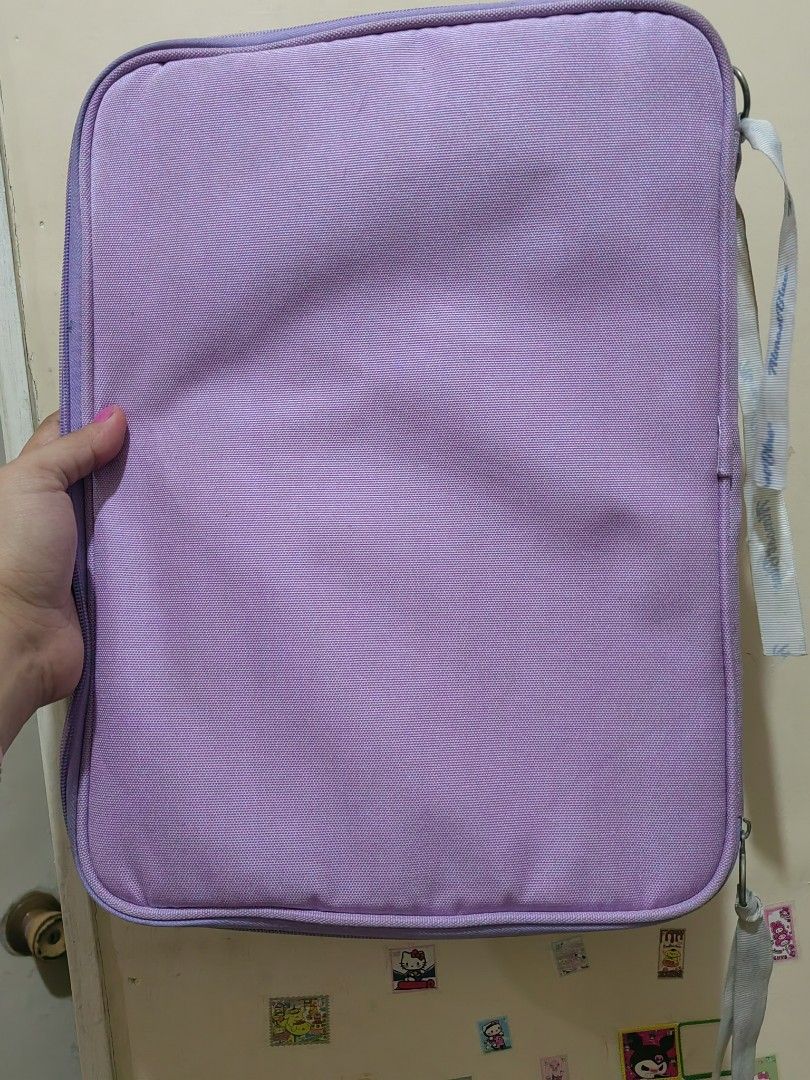15'Laptop Sleeve (Category: Laptop Bags & Sleeves) located in Makati City. Submitted by prelovedtreatedwithlove (Listing ID 1390211769, Image 2). Description: No issue In excellent condition Size:16inches, good for 15inches laptop A-029.